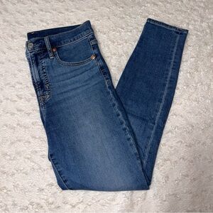 GAP true high rise skinny jeans, medium wash, size 28 / 6